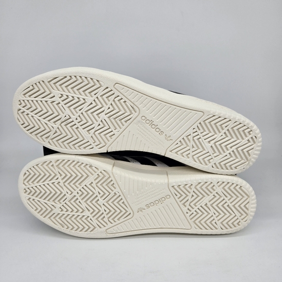 New adidas Tyshawn Mid 'Core Black Cloud White' JQ1134 Men's Shoes Size 11 - Picture 7 of 8